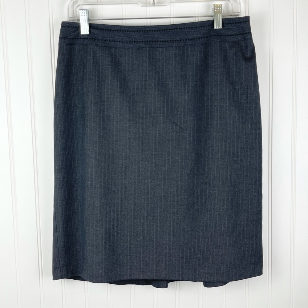 Halogen Gray Pinstriped Skirt Size 8 Career Professional Office Wear